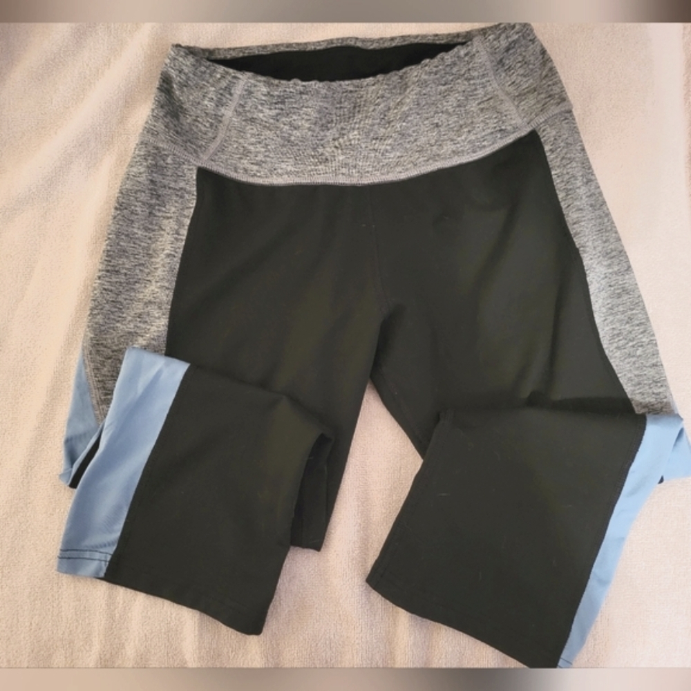 ZELOS Black‎ & Gray Atheltic Capri Pants with Stretchy Fit (Size S)